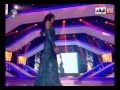 فيديو محرج.. ملكة جمال لبنان تنزلق على المسرح