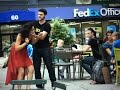 شاهد ردة فعل الناس ..عندما يقوم شاب بالإعتداء على فتاة في الشارع العام
