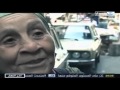 بالفيديو: سيدة عجوز تنتقد مرسي بالغناء