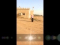 رجل مسن اعمى يستدل على المسجد بحبل - فيديو