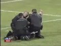 قبض على المشجع ولكن شاهد ماذا حدث