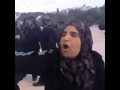 بالفيديو ..مقدسية في المسجد الأقصى تصرخ أين العرب