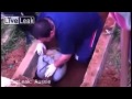 بالفيديو.. أخرجوه من القبر حياً