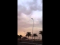 بالفيديو..مشهد أشبه بأفلام الرعب.. جيش من الجراد يهاجم السعودية والأردن