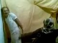 سورية تنتقم من متحرش بإجباره على خلع ملابسه