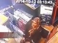 إمرأة تسرق جهاز الدريمبوكس بطريقة عجيبة