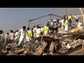 مجموعه شباب ينهبون ويسرقون شركة اثناء انفجار الرياض