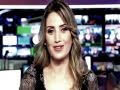 مذيعة قناة العربية تعض شفتيها بطريقة مثيرة