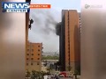 شاهد بالفيديو .. سقوط رجلي إطفاء من الطابق 13